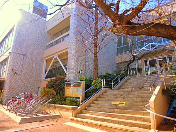 高円寺図書館