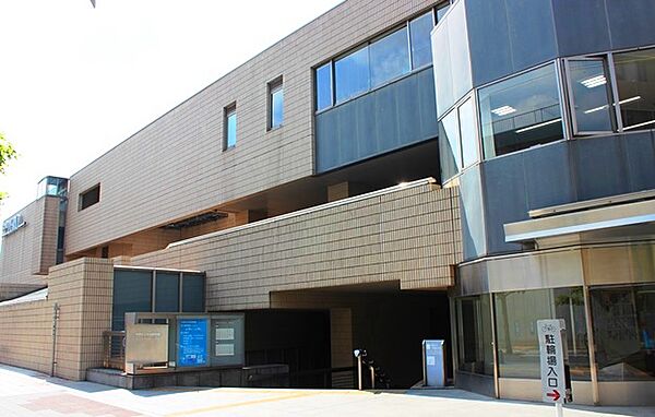 中野区立中央図書館