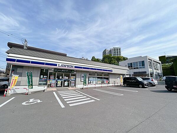 【周辺環境】『ローソン小樽堺町店』まで約500ｍ。徒歩約7分。