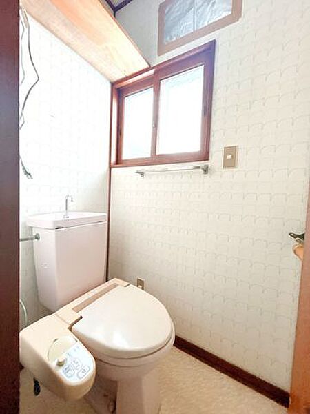 【現況販売】トイレです。水回りの交換工事のご相談承ります。