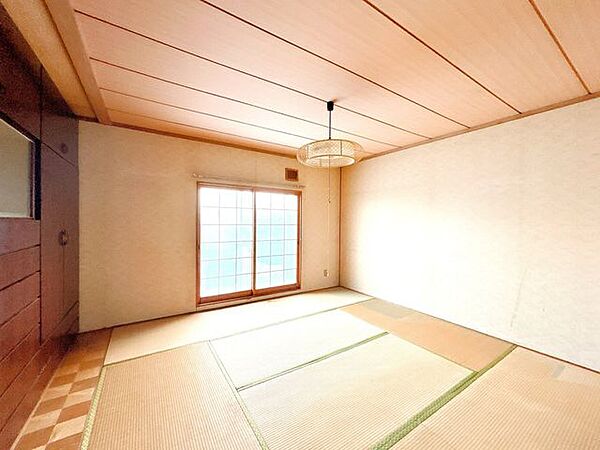 【現況販売】2階北西側の和室8帖です。