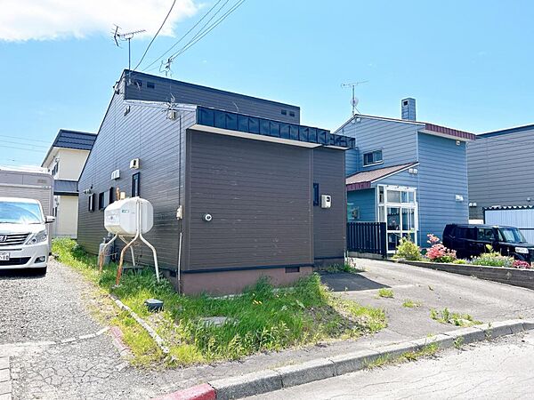 detached 北海道千歳市弥生3丁目11-2
地図を見る