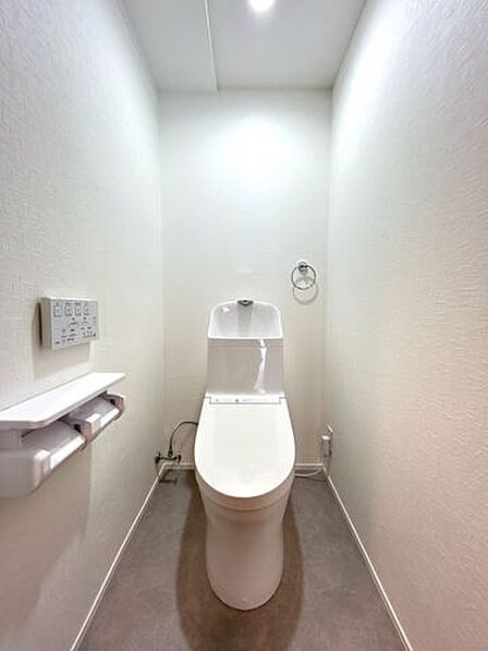 【リフォーム後＿トイレ】トイレは新品交換いたしました。肌が触れる水回りは新品がうれしいですね。
