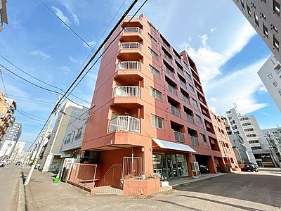 外観：【外観】外観写真です。当物件は7階建てマンションの1階のお部屋です。