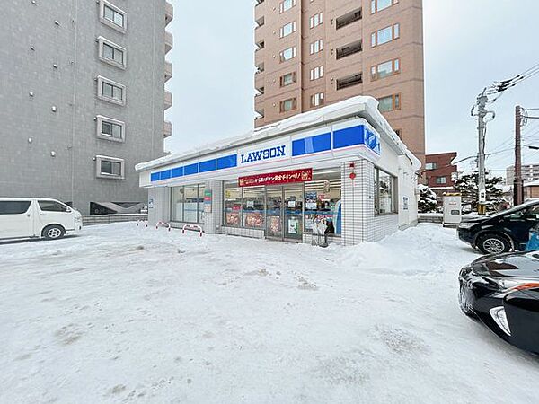 【コンビニエンスストア】ローソン 札幌北1条西店様まで約190ｍ（徒歩3分）です。