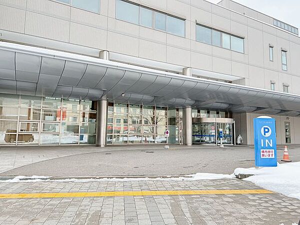 【総合病院】札幌医科大学附属病院まで約800ｍ（徒歩8分）です。
