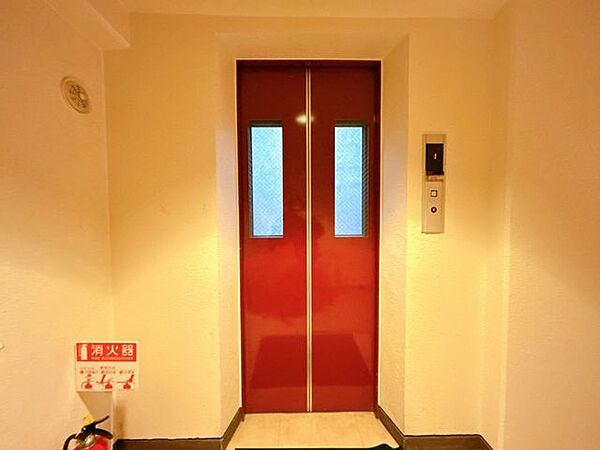 【エレベーター】エレベーターの写真です。
