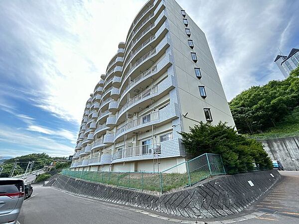 価格には消費税を含みます。自社物件につき随時ご案内可能。内覧希望の方はお電話ください。