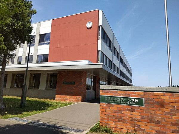 detached 北海道岩見沢市北六条西19丁目4-15
地図を見る