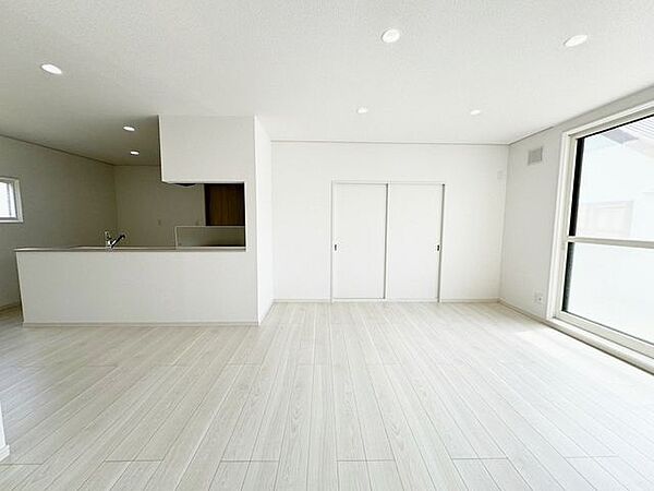 【住宅ローン減税対象】価格には消費税、リフォーム費用を含みます。自社物件につき随時ご案内可能。内覧希望の方はお電話ください。