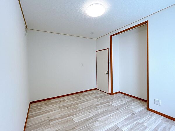 detached 北海道空知郡上富良野町本町5丁目3-44
地図を見る