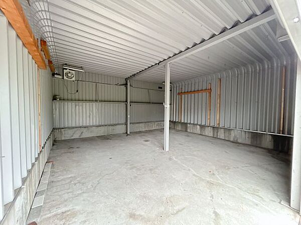 【現況】車庫内部