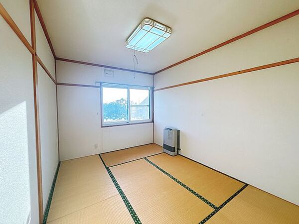 【現況】1階約6帖和室別アングル