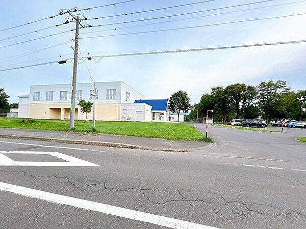 清里町立清里 【周辺環境】住宅から約900ｍの位置に清里小学校がございます。