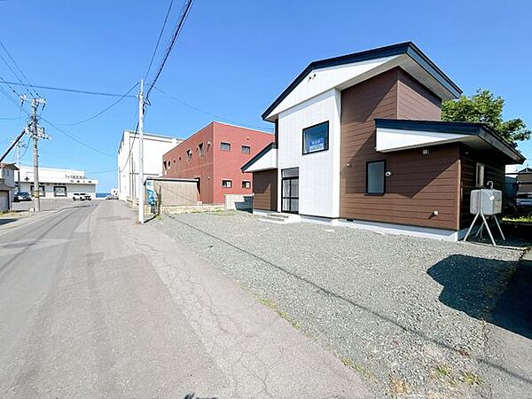 【リフォーム済】駐車場です。車庫を壊して3台に拡張致しました。