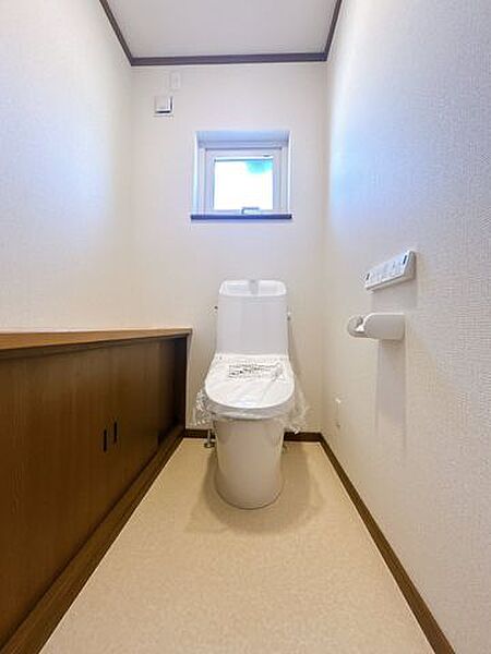 【リフォーム後】温水洗浄機能付きのトイレに交換致しました。