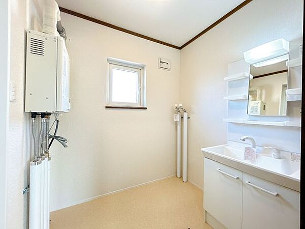 【リフォーム後】洗面所別アングルです。