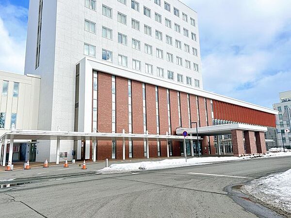 【周辺環境】北見赤十字病院まで約4ｋｍの位置にあります。おおきな総合病院が市内にあるのは安心ですね。 700m
