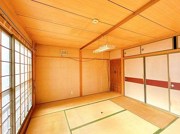 【リフォーム中】2階西側和室の押し入れはクローゼットへ変更致します。