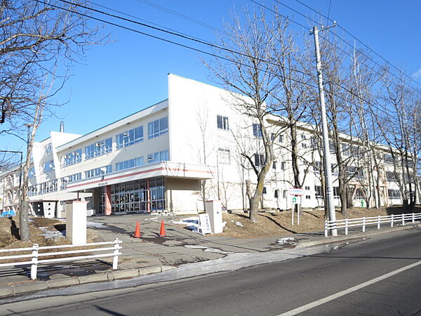 detached 北海道釧路市鶴ケ岱3丁目9-5
地図を見る
