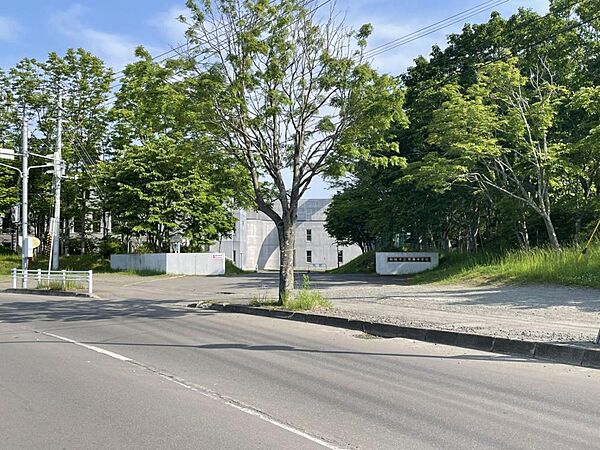 detached 北海道釧路市鶴ケ岱3丁目9-5
地図を見る