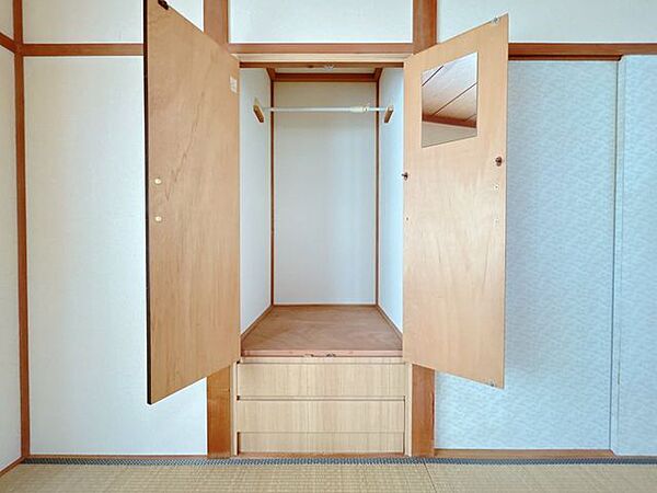 【現況販売　8帖和室収納】