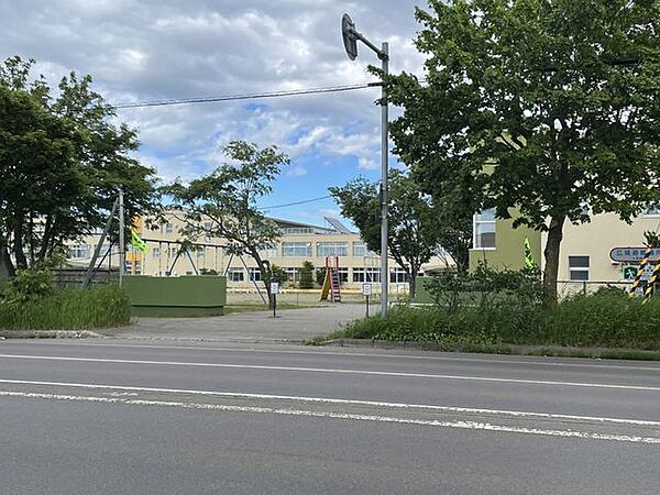 鳥取小学校まで徒歩9分（約700ｍ）