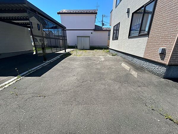 【駐車場】