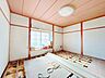 室内：【リフォーム中】1階西側約8畳和室は洋室仕様に変更します。天井・壁のクロス貼り替え、照明は新品交換致します。