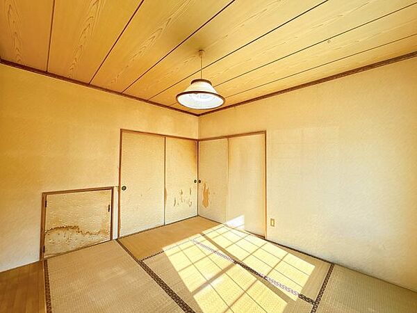 【南西側和室・一階・別アングル】