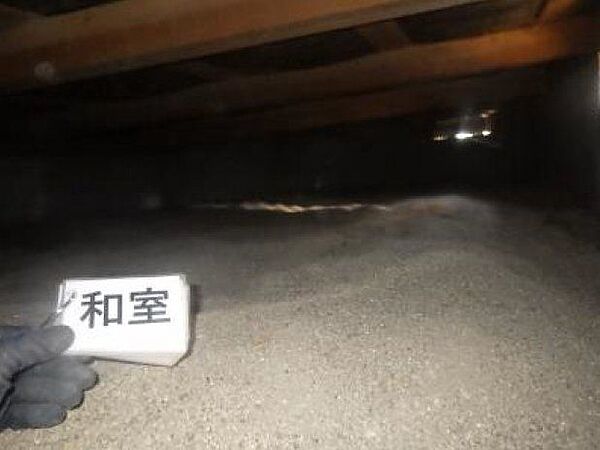 中古住宅の3大リスクである、雨漏り、主要構造部分の欠陥や腐食、給排水管の漏水や故障を2年間保証します。その前提で床下まで確認の上でリフォームし、シロアリの被害調査と防除工事もおこないます。
