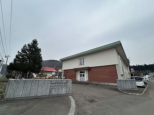 【周辺環境】厚沢部町立館小学校まで120m