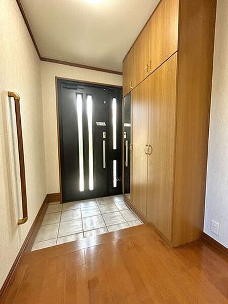 【現況】玄関ドア内観
