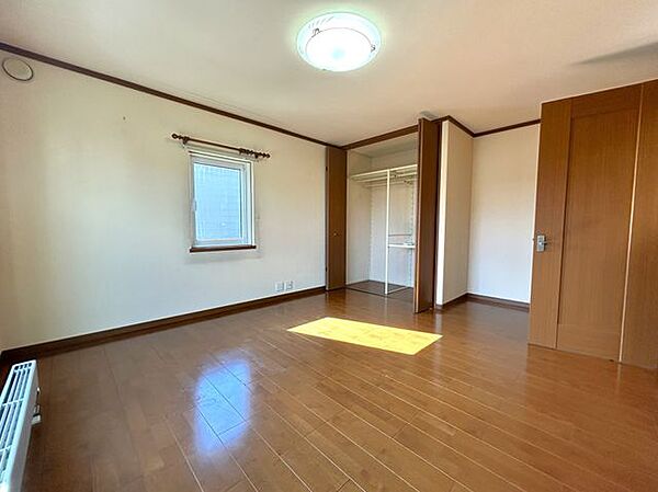 【現況】2階南西側洋室約9.5帖