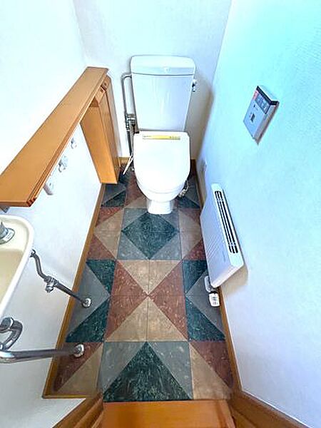 【現況】トイレ トイレは1階と2階の2ヶ所に設置されています