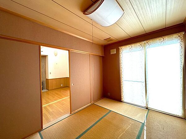 【現況】和室 リビングにつながる和室です。