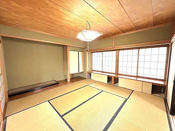 detached 秋田県大館市比内町扇田字伊勢堂岱79-2
地図を見る