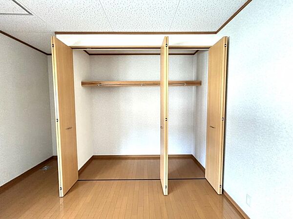 detached 秋田県大館市岩瀬字羽貫谷地中島21-10
地図を見る