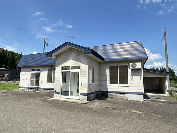 detached 秋田県大館市岩瀬字羽貫谷地中島21-10
地図を見る