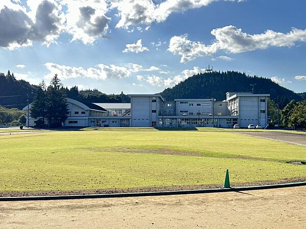 detached 秋田県大館市岩瀬字羽貫谷地中島21-10
地図を見る