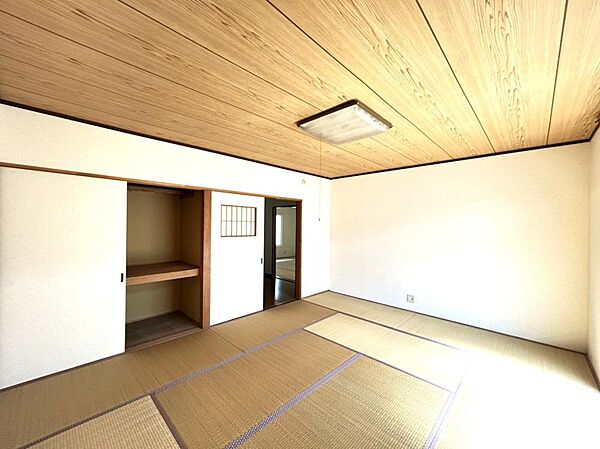 detached 秋田県大館市岩瀬字羽貫谷地中島21-10
地図を見る