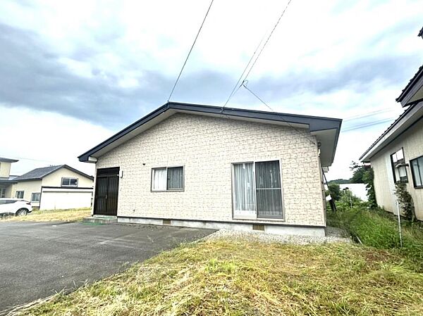 detached 秋田県山本郡三種町鹿渡字中沢新田142-2
地図を見る