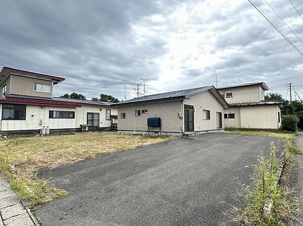 detached 秋田県山本郡三種町鹿渡字中沢新田142-2
地図を見る