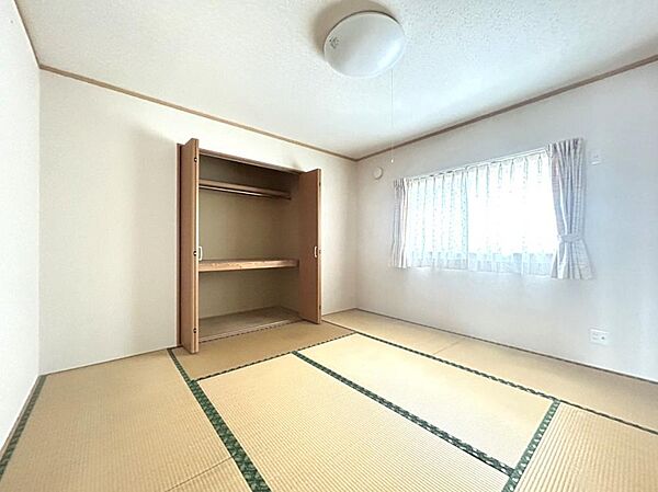 detached 秋田県山本郡三種町鹿渡字中沢新田142-2
地図を見る