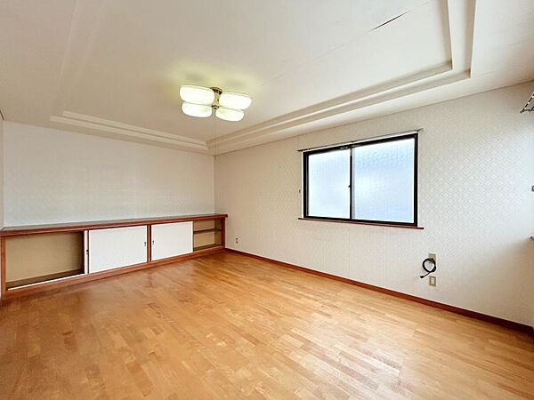 detached 青森県弘前市大字城西1丁目4-5
地図を見る