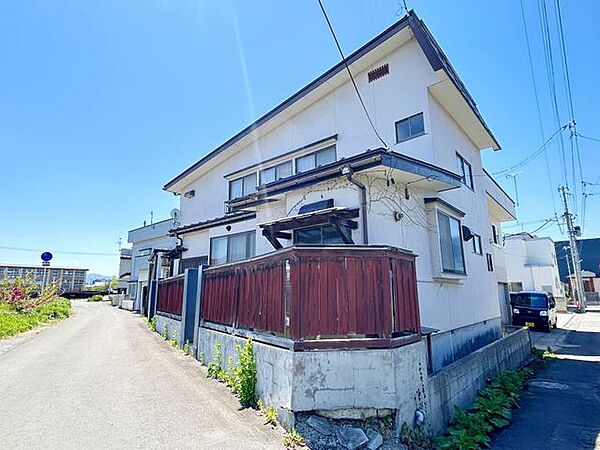 【リフォーム中】別角度からの外観です。建物の一部を解体し、駐車場にする予定です。
