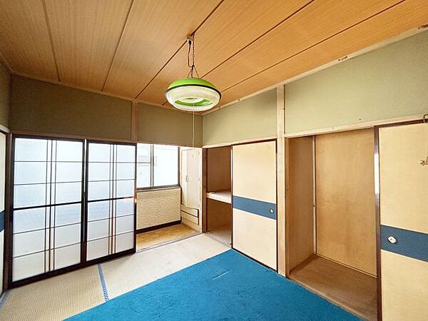 【現況】別角度からの2階6畳和室です。