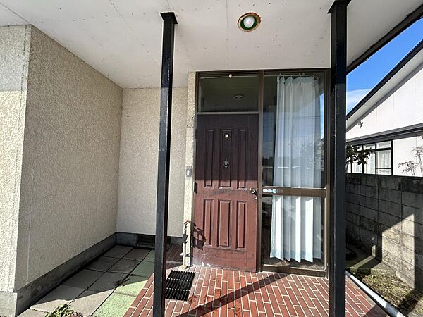 detached 青森県十和田市大字相坂字高清水735-5
地図を見る