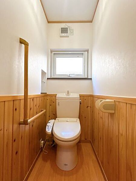 【現況販売】1階トイレです。クリーニングしてのお引渡しとなります。