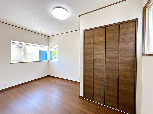 【リフォーム済】キッチンだった居室は洋室へとリフォームしました。クローゼットも新設しました。